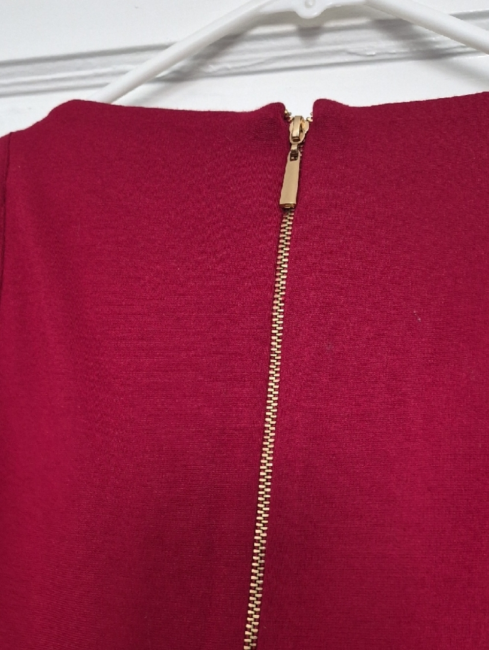 Classic Vixen Red Mini Midi Dress with Gold Tone Zipper. Wedding Guest. Size 8. - Picture 12 of 16
